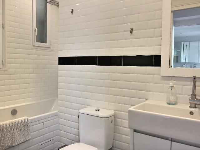 Rental Furnished flat with two bedrooms 3 rooms 92m2, Paris Amsterdam Apartments for Rent