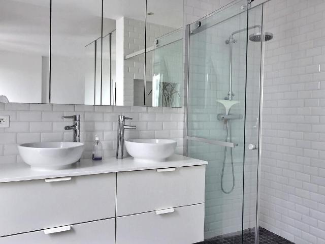 Rental Furnished flat with two bedrooms 3 rooms 92m2, Paris Amsterdam Apartments for Rent