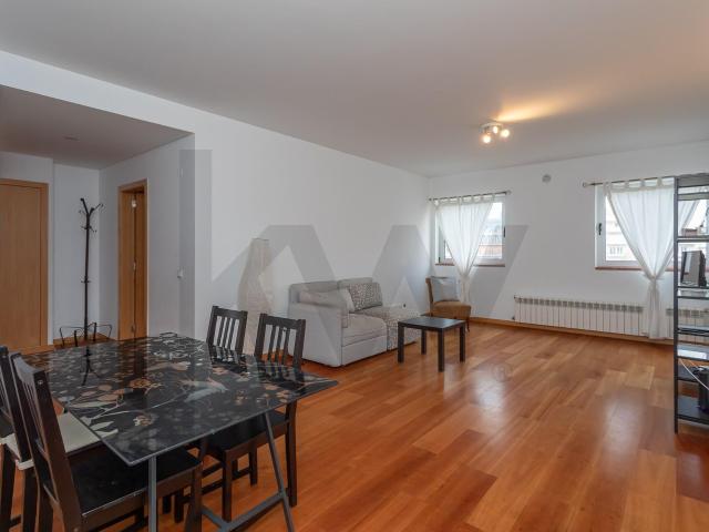 Rental | Furnished 1 Bedroom Apartment with Parking | Parque das Nações