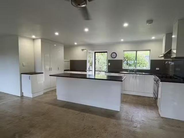 New H/145 Russell Road, Lake Eacham, QLD 4884