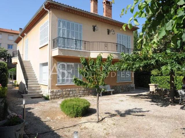 Rental house Aix en Provence, 5 rooms, 4 bedrooms, 160 m², €2,705 / Month Fees included