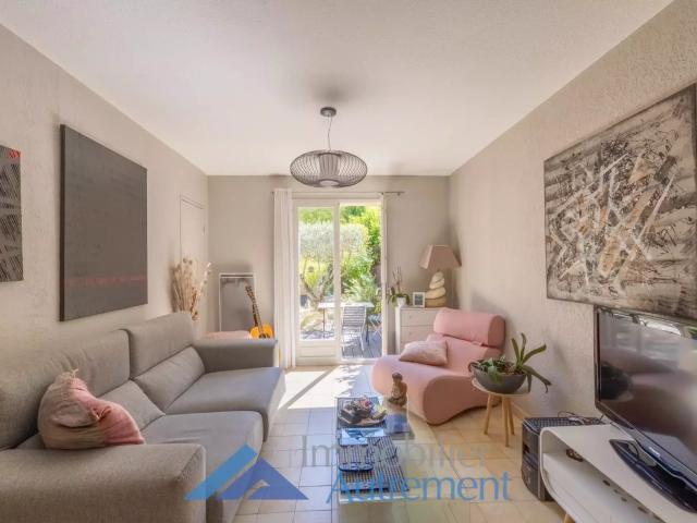 Rental house Le Tholonet, 4 rooms, 90 m², €1,590 / Month Fees included
