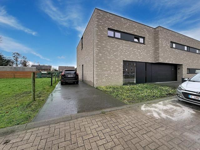 Rental House Mol 1,450 €/month