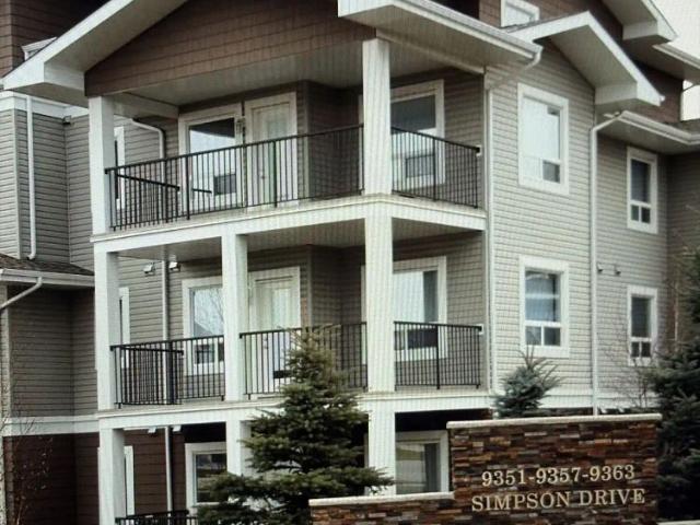 Rental Incentive Beautiful 3rd floor condo 2 bedroom 2 bath available Nov 1 — 2 Bedrooms Condo Unit