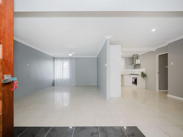 Rental on large block with a workshop