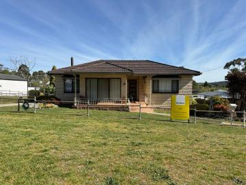 Burra, Tumbarumba, Talbingo - Garden, Parking