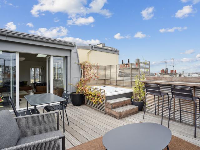Rental Luxury apartment Paris 17 5 Rooms 142 m²