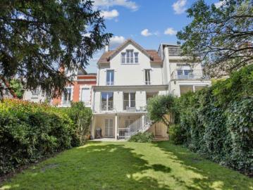 Rental Luxury house Suresnes 6 Rooms 192 m²
