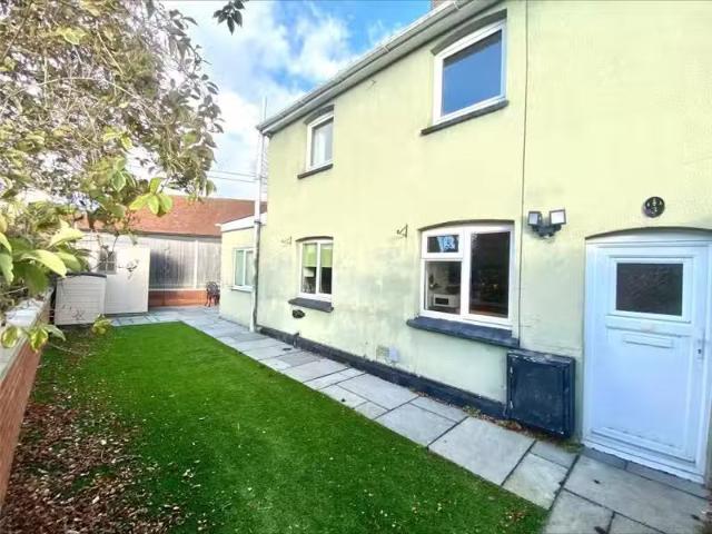 For Rent! Semi detached house for rent in Head Lane, Great Cor.