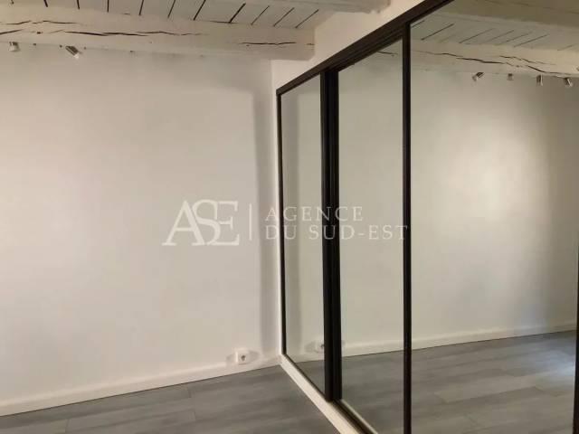 Rental studio Aix en Provence, 1 room, 16.51 m², €530 / Month Fees included