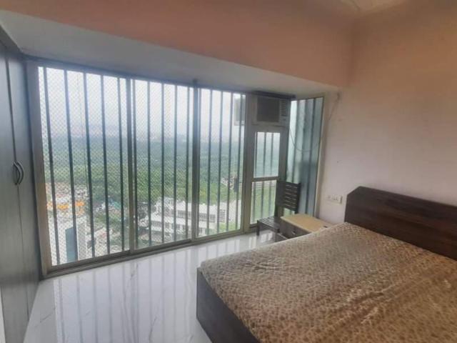 Rental | Studio + Extra Room 380 Sq.Ft. Apartment in Royal Palms