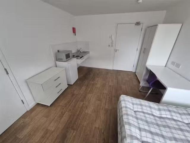 Deal! Studio flat for rent in Bracken House, Bournemouth, BH1