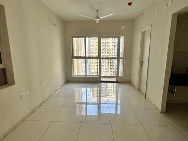 Rental | Studio + Study Room 320 Sq.Ft. Apartment in Godrej Park Ridge
