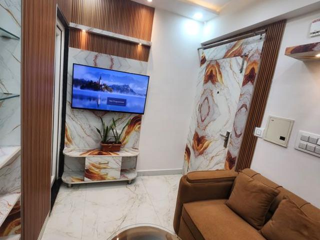 Rental | Studio 370 Sq.Ft. Apartment in DLF Capital Greens Phase I And II