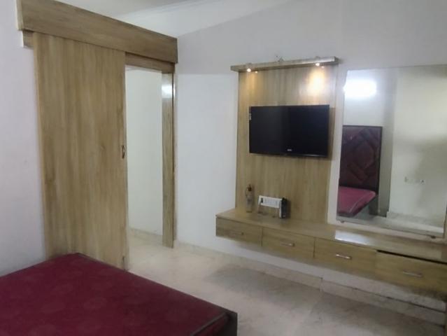 Rental | Studio 300 Sq.Ft. Apartment in DLF Capital Greens Phase I And II