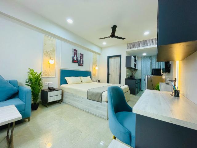 Rental | Studio + 450 Sq.Ft. Apartment in Okay Plus Solitaire Suites