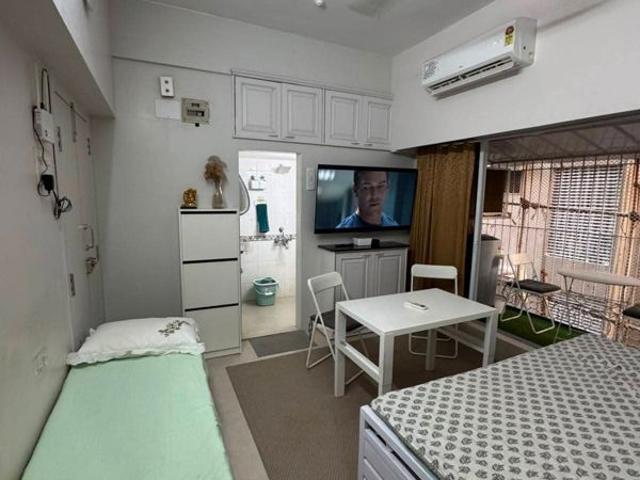Rental | Studio + 500 Sq.Ft. Apartment in Pali Hill Apartment