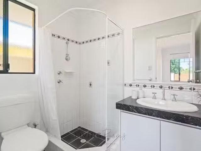 Rental! ROOM 1 Whitsunday Avenue, Ridgewood, WA 6030