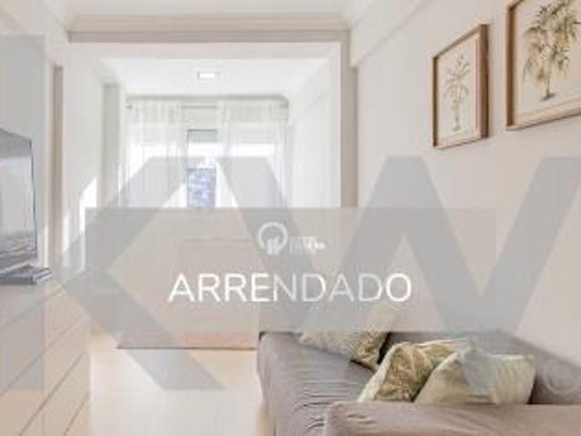 Rental | T2 Oeiras | Refurbished | 2 km from the waterfront