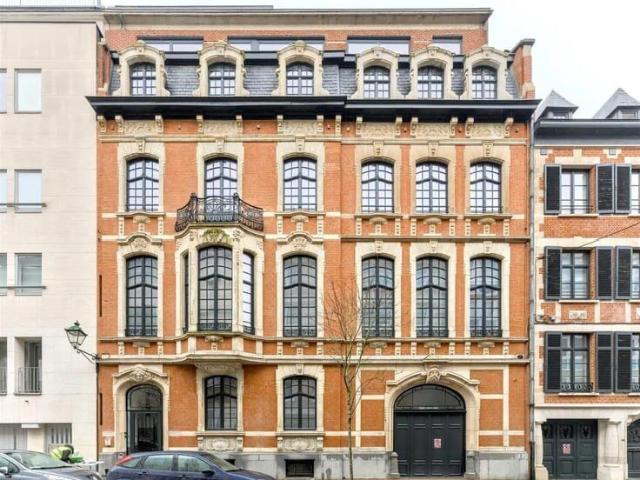 Rental Unfurnished Apartment Saint Gilles 4,500 + 250 €/