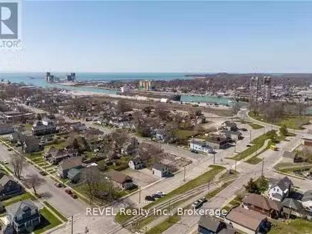 New Upper Unit 2 129 Durham Street, Port Colborne East Vi.