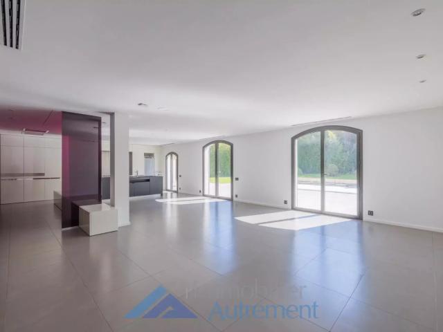 Rental villa Aix en Provence, 6 rooms, 5 bedrooms, 250 m², €5,000 / Month