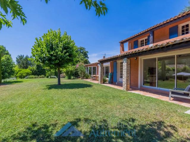 Rental villa Le Tholonet, 11 rooms, 5 bedrooms, 205 m², €5,000 / Month