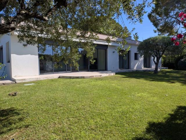 Rental Villa Mougins Village