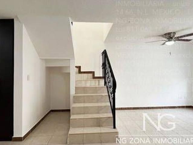 RENTO. Casa Morena en Guadalupe, Fracc Privado, Frente al Parque