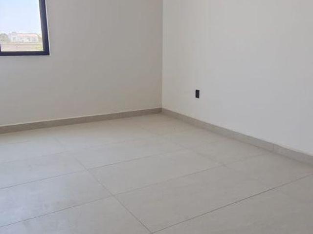 RENTO CASA NUEVECITA FRACC MAYORAZGO RESIDENCIAL AL PONIENTE DE CELAYA
