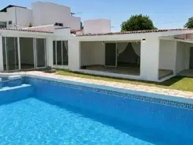 Rento Casa Con Alberca En Fracc Lomas De Cocoyoc