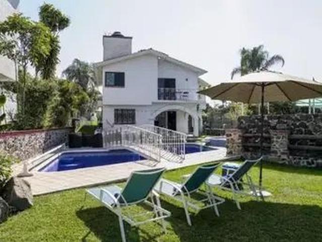 Rento Casa Con Alberca En Fracc Lomas De Cocoyoc