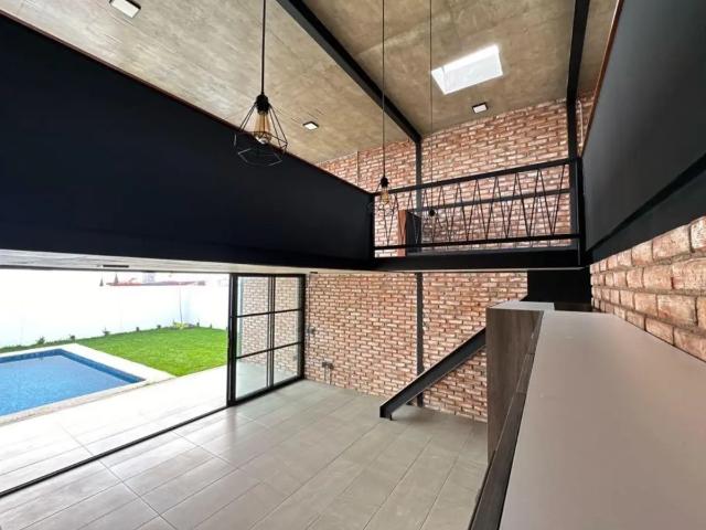 RENTO CASA CON ALBERCA PROPIA,TIPO LOFT INDUSTRIAL