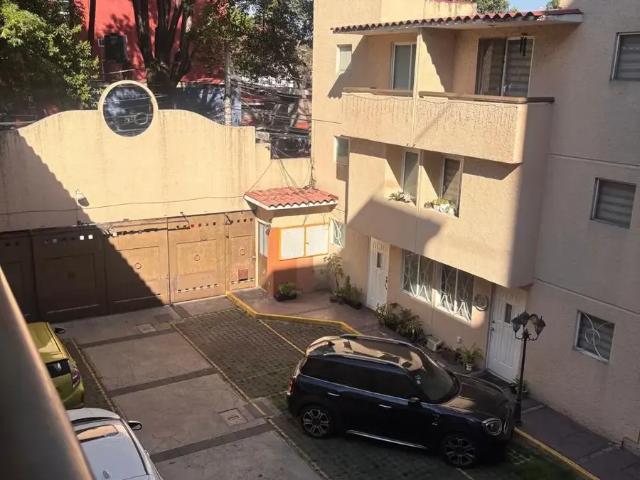 RENTO CASA DENTRO DE UN CONJUNTO DE 6 CASAS BIEN UBICADA CERCA DE MITIKA