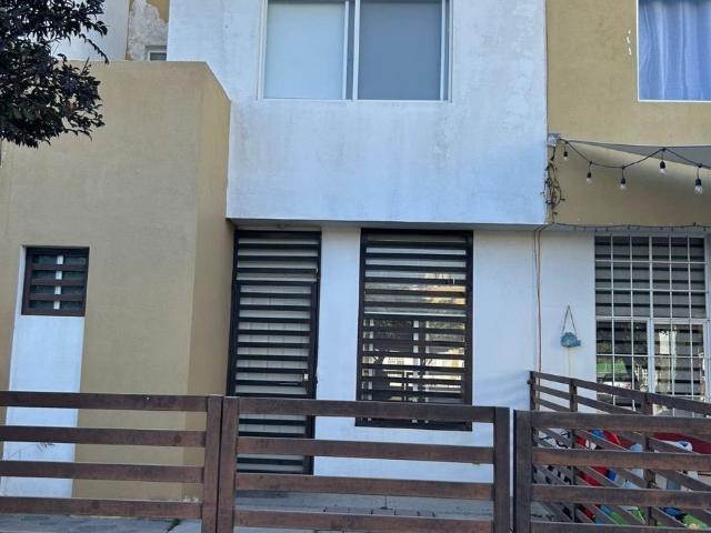 rento casa en buena villa en silao