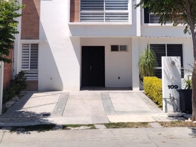 Rento casa en cordillera Residencial 3 habitaciones y sala tv. Clúster con alberca/c club
