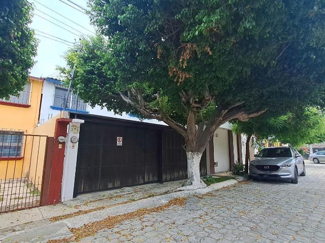 RENTO CASA EN HERRADURA CERCA DE WALLMART CAMPESTRE