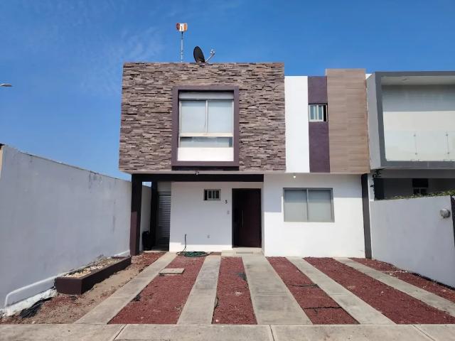 RENTO CASA EN LA RIVIERA VERACRUZANA CERCA DE PLAZA EL DORADO, ¡NO TIENE ALBERCA!