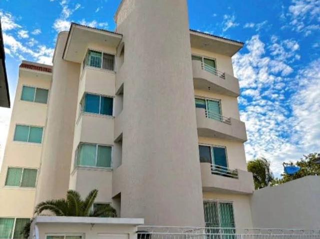 Rentó departamento amueblado cerca del mar