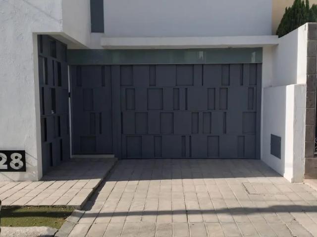 RENTO EXCELNETE CASA TIPO LOFT, TOTALMENTE EQUIPADA, LISTA PARA HABITARSE