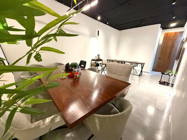 Rento local oficina en Av Huayacan de 45m2 sin muebles de lujo