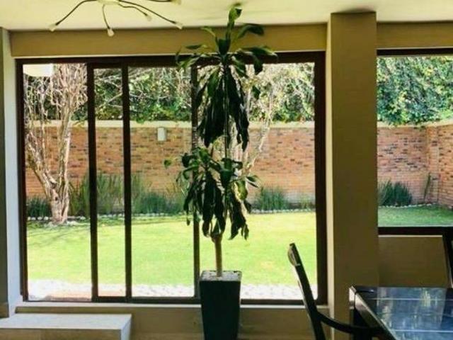 RENTO VENDO CASA EN CONDOMINIO DE 4 REC EN RESIDENCIAL SAN CARLOS, BARRANCA SECA, SAN JERONIMO