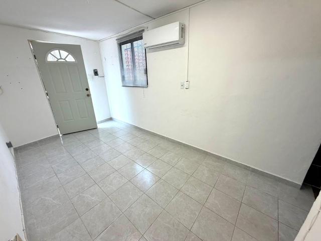 Rento oficina local en SM 50 de 17.5m2 planta baja SIN MUEBLES