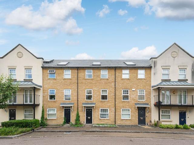Renwick Drive, Bromley Common, Bromley BR2, 4 bed terraced house to rent, £2,500 pcm | PrimeLocation