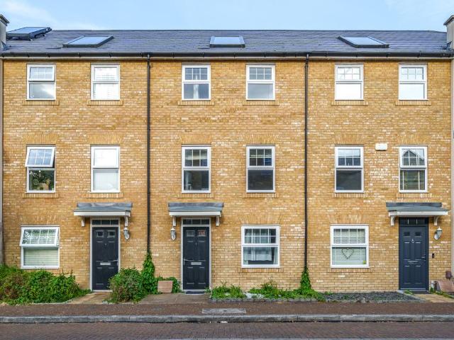 Renwick Drive, Bromley, Kent BR2, 4 bed terraced house to rent, £2,500 pcm | PrimeLocation