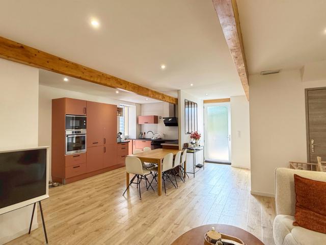 RENAGE, T4 duplex 104 m2 terrasse + garage et cave