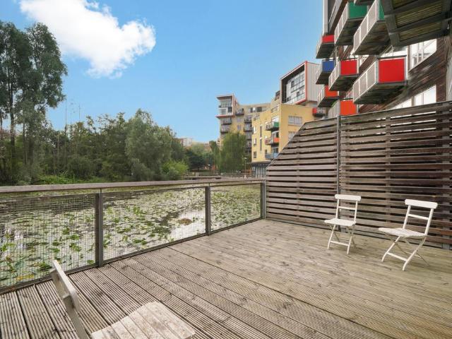 Renaissance Walk, London SE10 1 bed flat to rent £2,000 pcm £462 pw