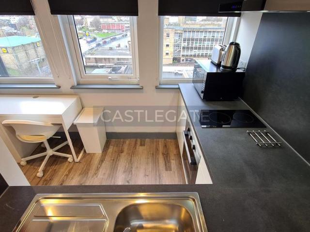 Renaissance Works, New Street. Studio to rent £650 pcm £150 pw