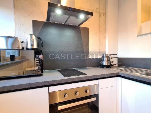 Renaissance Works, New Street. Studio to rent £625 pcm £144 pw