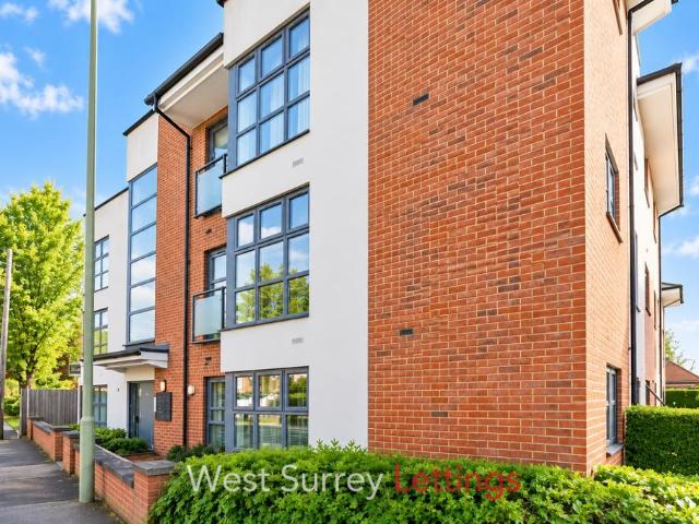 Renaissance, Addlestone, KT15 1TR 2 bed ground floor flat to rent £1,595 pcm £368 pw